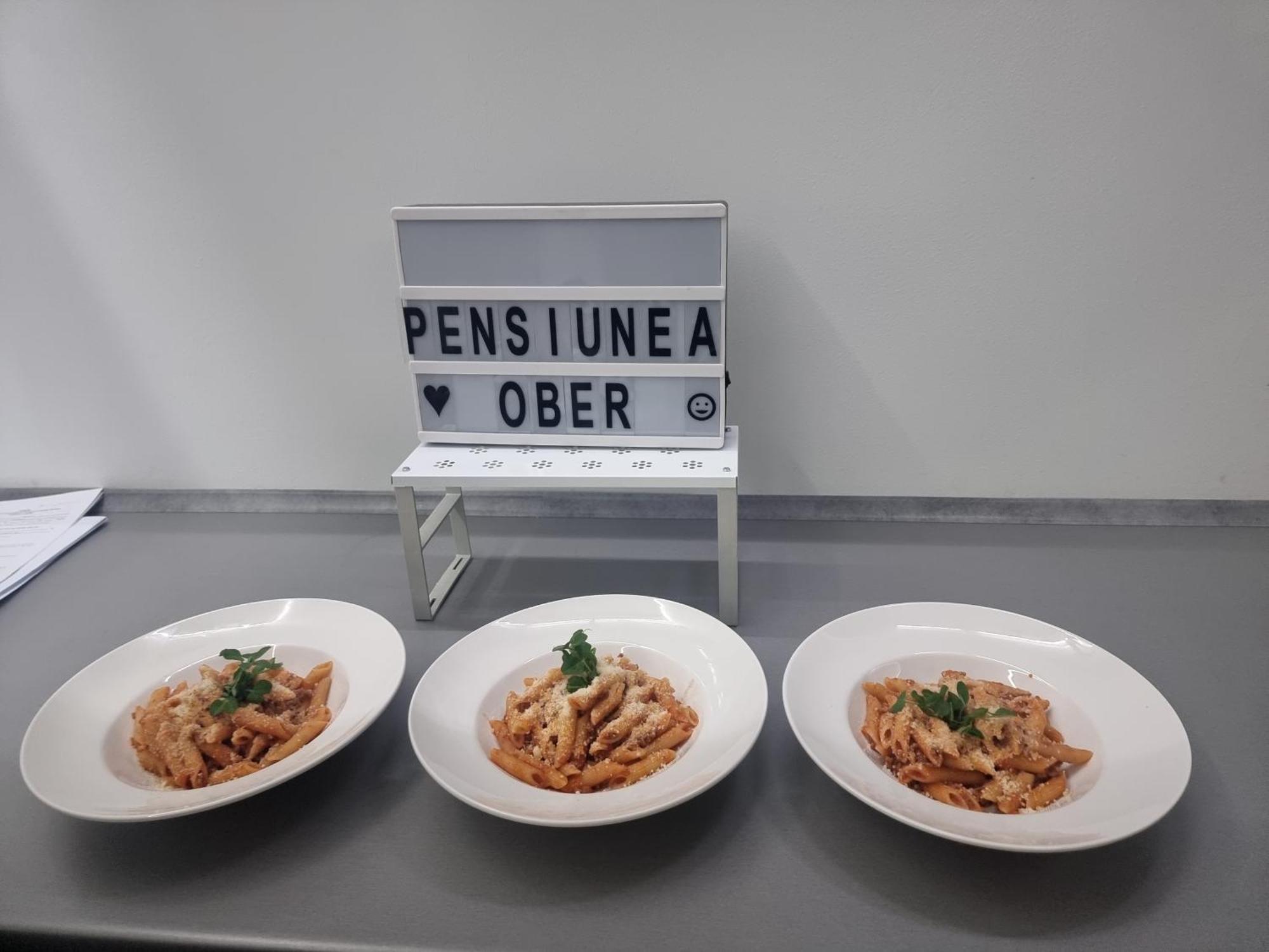 Pensiunea Ober ブラショフ エクステリア 写真